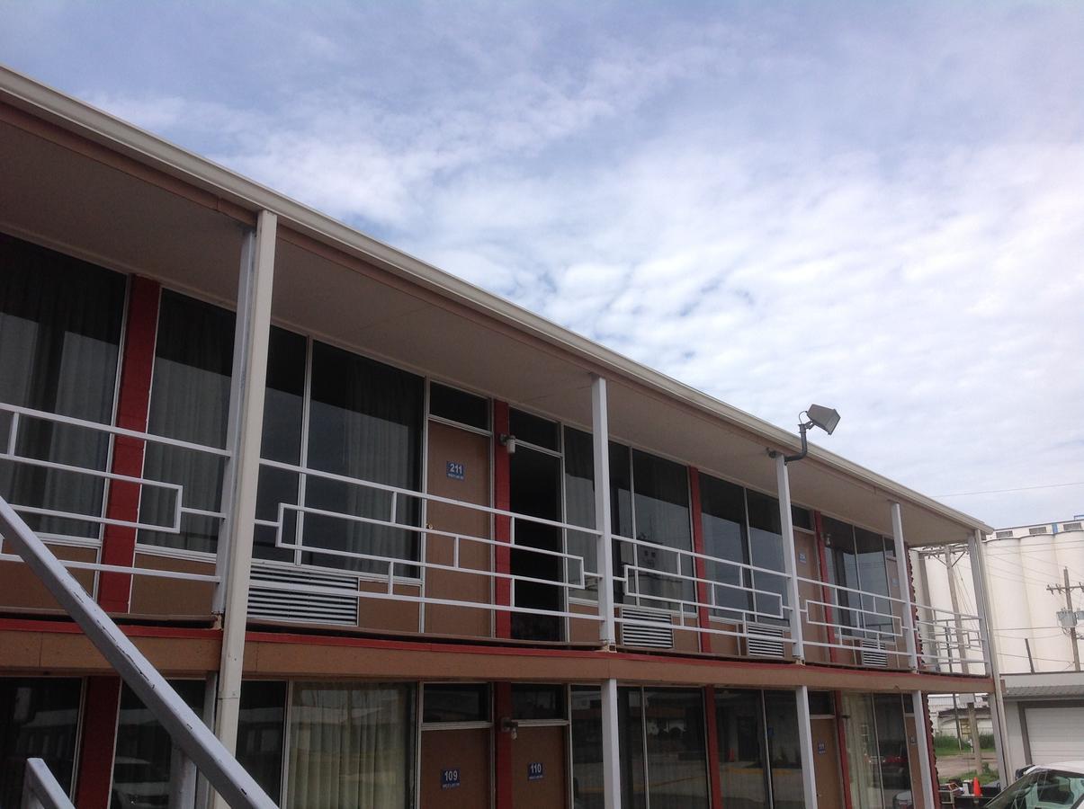 Wheatland Inn Anthony ภายนอก รูปภาพ